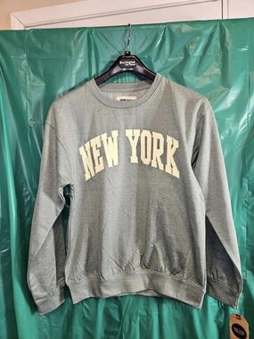 New York Popular New York Crew Neck Sweatshirt Gray Medium
